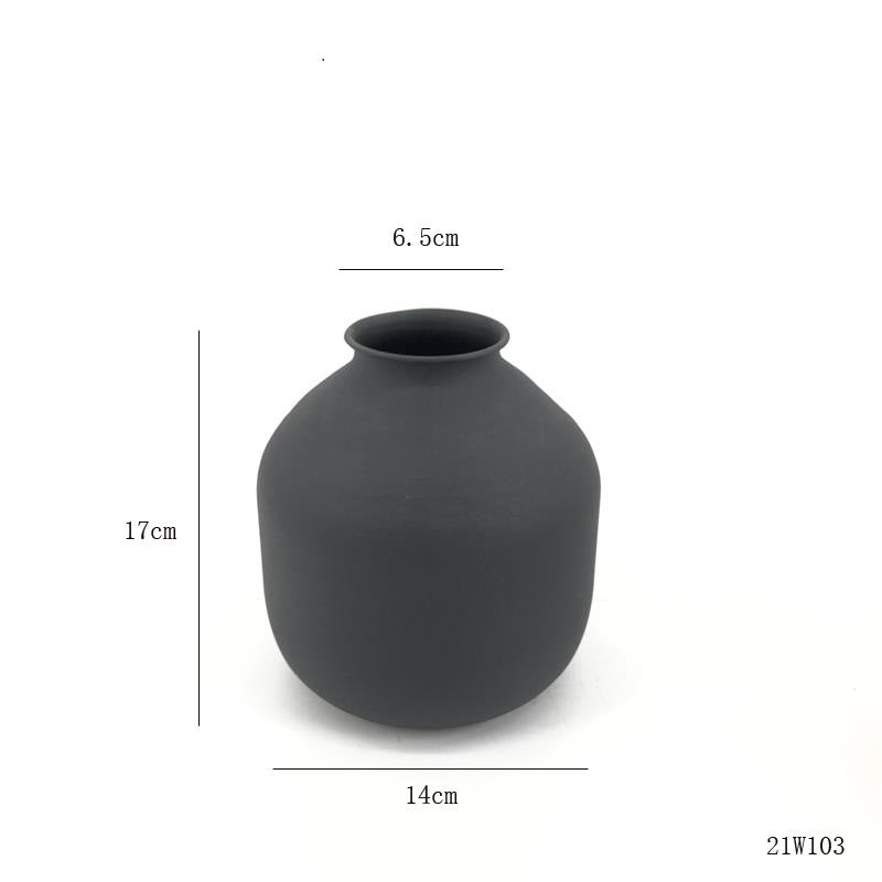 Matte Black Metal Vase for Dried Flowers Decor