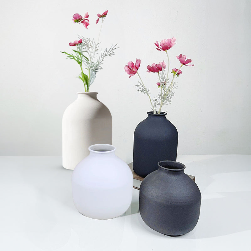 Matte Black Metal Vase for Dried Flowers Decor
