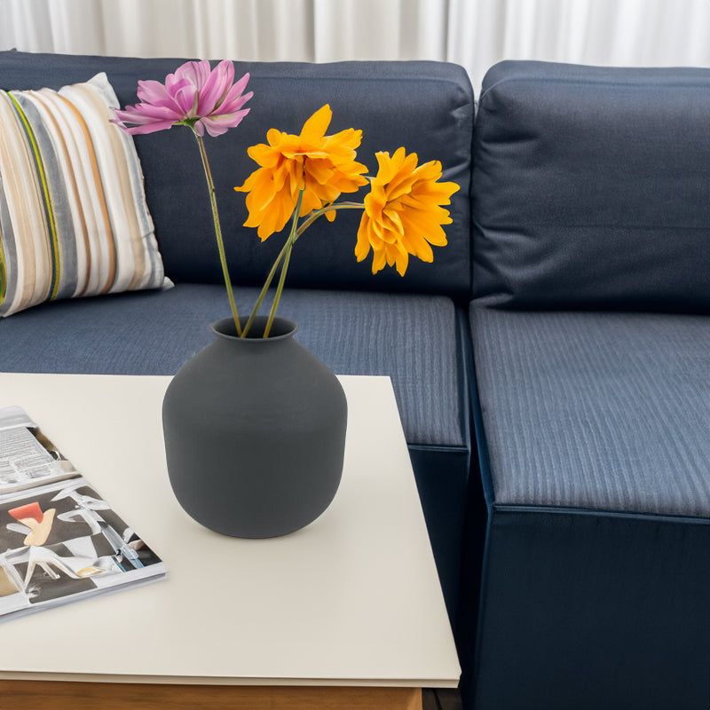 Matte Black Metal Vase for Dried Flowers Decor