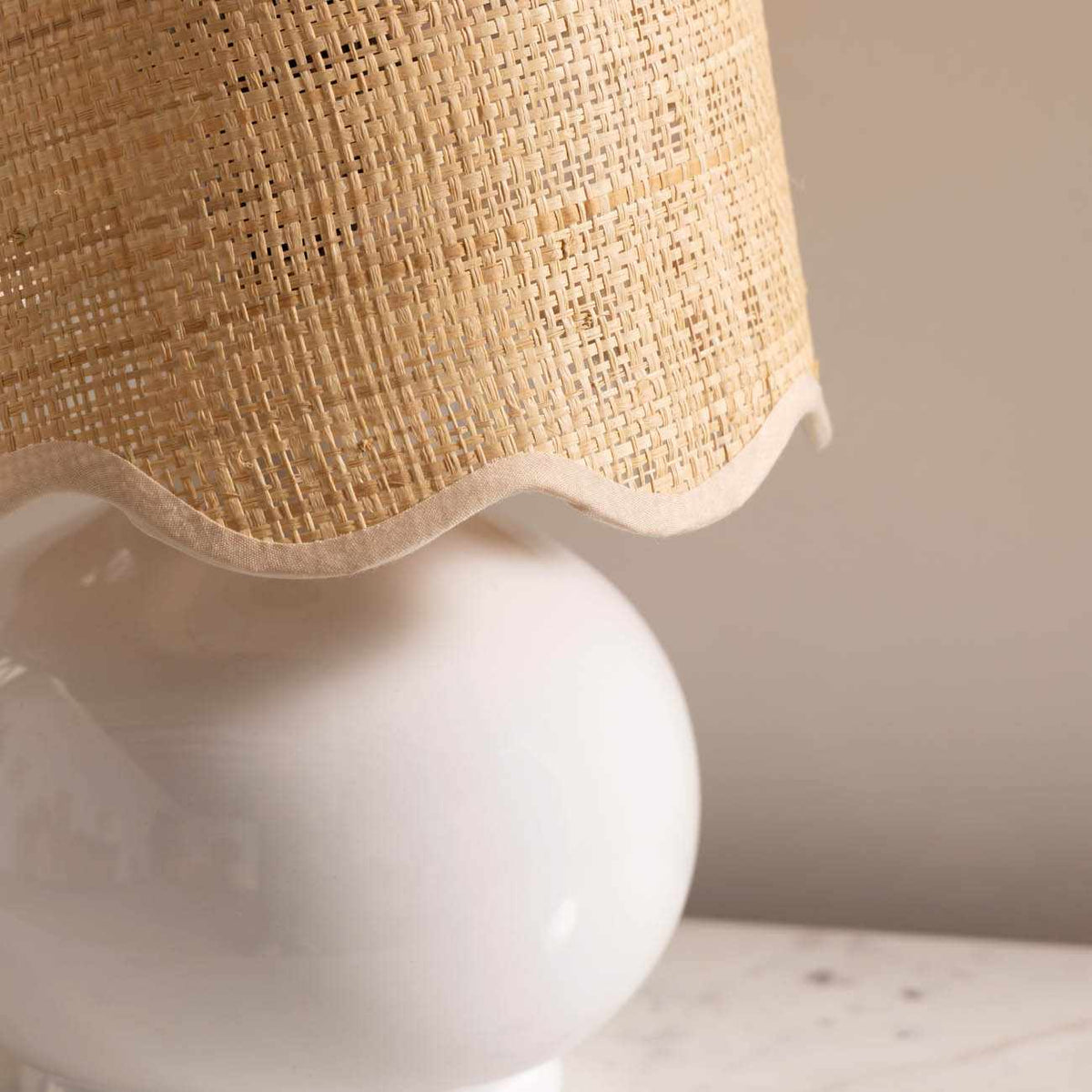 Logale White Solid Ceramic Table Lamp for Home